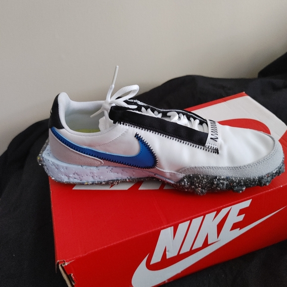 Shoe - Picture 2 of 2